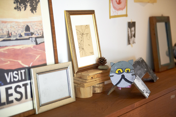 子どもたちの作品をセンス良く飾る　 堺あゆみさん家のインテリア #02