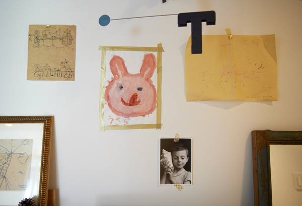 子どもたちの作品をセンス良く飾る　 堺あゆみさん家のインテリア #02