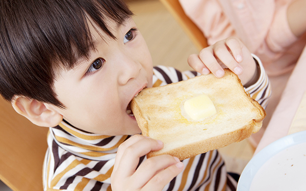みんなの家はどうしてる？　ママたちに聞いた、気になる朝ごはん事情　