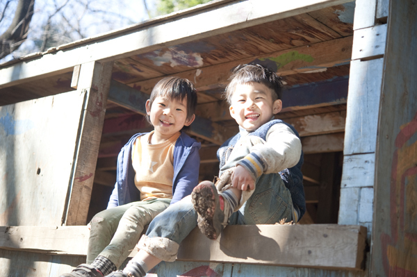 火おこしに泥んこ遊び　自由な遊びが子どもを育む「プレーパーク」ってどんなとこ？