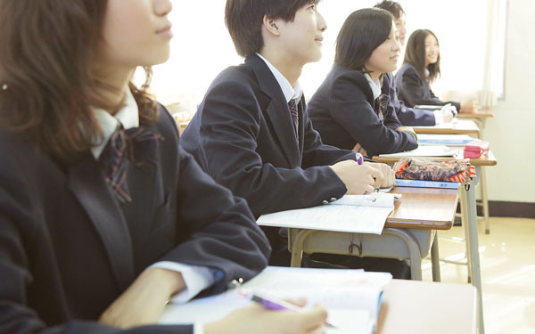 教科書を捨てるタイミング…終わった学年の教科書は復習に役立つか？