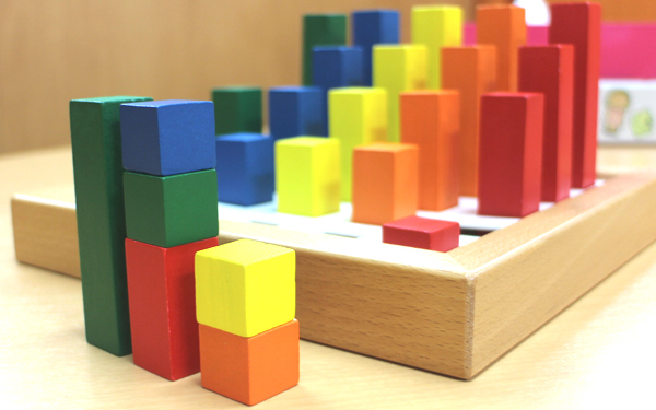 あそび先進国に学ぶ！アウトプットができる子を育てる玩具【ハロー！裏方さん～子どもの笑顔をつくる達人たち～ Vol.2】