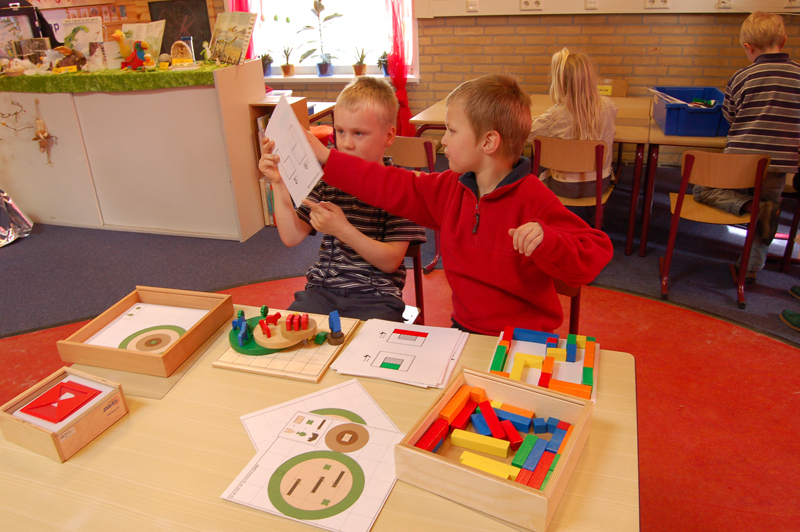 あそび先進国に学ぶ！アウトプットができる子を育てる玩具【ハロー！裏方さん～子どもの笑顔をつくる達人たち～ Vol.2】