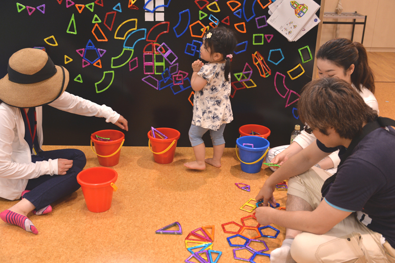 あそび先進国に学ぶ！アウトプットができる子を育てる玩具【ハロー！裏方さん～子どもの笑顔をつくる達人たち～ Vol.2】