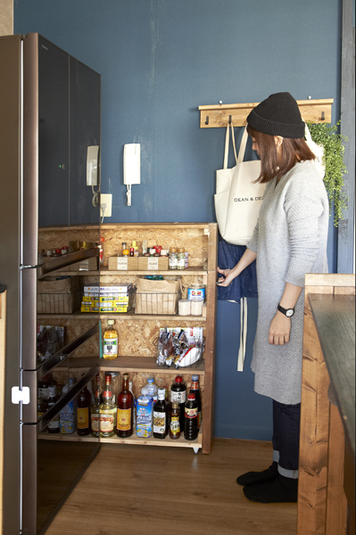 築40年のキッチンが見違える！  賃貸DIYのテクニック　EHAMIさん家のインテリア 02