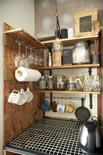 築40年のキッチンが見違える！  賃貸DIYのテクニック　EHAMIさん家のインテリア 02