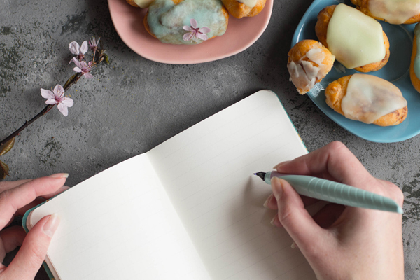 LINEやメールばかりで 「手紙」 が苦手なママたちへ　気軽にすらすら書けるコツ