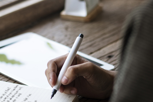 LINEやメールばかりで 「手紙」 が苦手なママたちへ　気軽にすらすら書けるコツ