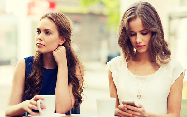 つきあいにくい相手には、「●●」をプラスするだけで距離感が変化する？