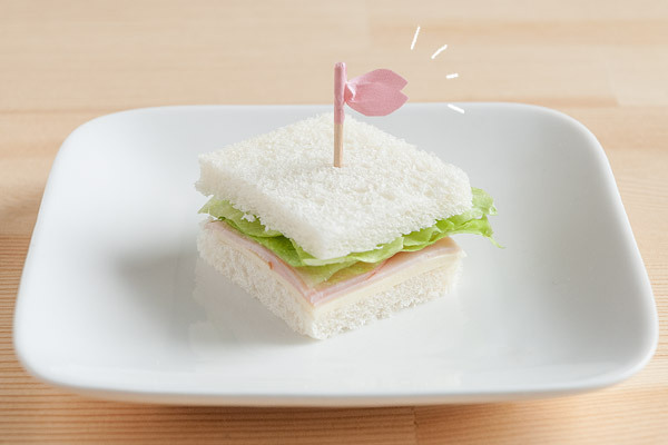 さくら開花！桜ピックのサンドイッチで、お花見の主役！【おうちで季節イベント お手軽アートレシピ Vol.10】