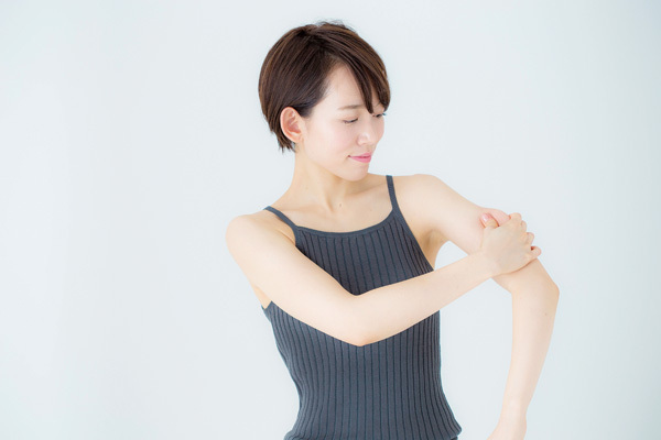 本島彩帆里式ダイエット「もんでヤセない身体はない」二の腕編