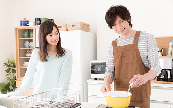 ユニークな「父子手帳」発見！　漫画や赤裸々ボイスでパパになることを応援