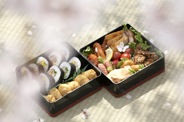 楽しいはずの宴が残念なことに？！　ママ友とのお花見「あ～、やっちまった」失敗談