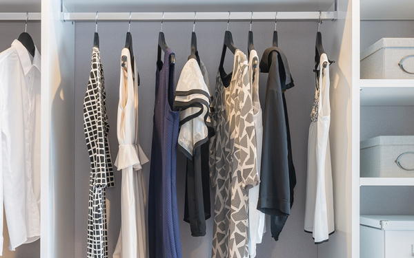 仕事もお迎えもうまくいく！　育休明けでも慌てない「通勤服選び」4つのコツ