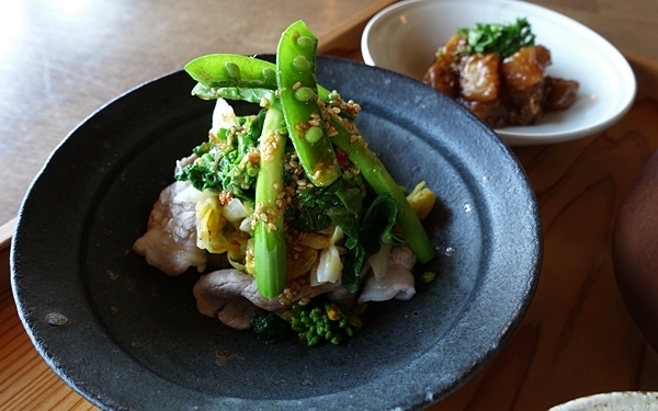 みずみずしい鎌倉野菜で作るやさしい定食。「鎌倉の住人」気分を味わえる癒しカフェ #鎌倉 #sahan #おしゃれカフェ Vol.35