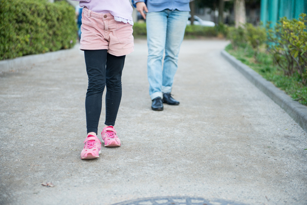 【子どもを危険から守るために、今日から子どもに教えておきたい護身テクニック 第1回】「何かヘン」に気づく “状況認識力”をつける