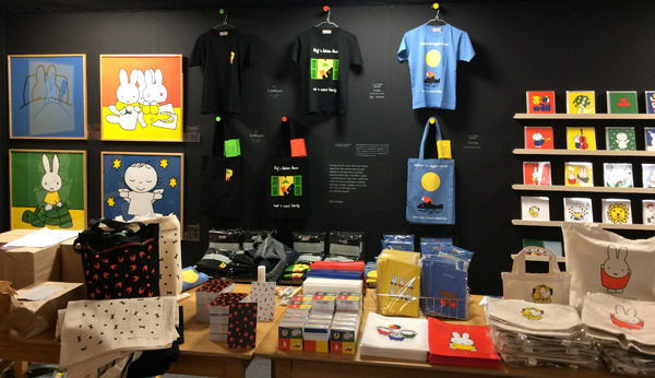 「くまのがっこう展」「ディック・ブルーナのデザイン展」開催！ 絶対に見逃せない限定グッズも。