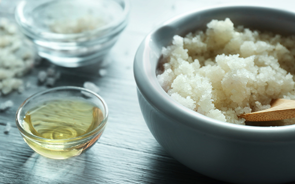 ボディスクラブを手作りする方法！ ココナッツオイルやヨーグルトで簡単に