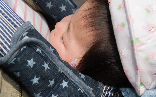 100均の抱っこ紐やよだれカバーが優秀！ 赤ちゃんお出かけグッズ