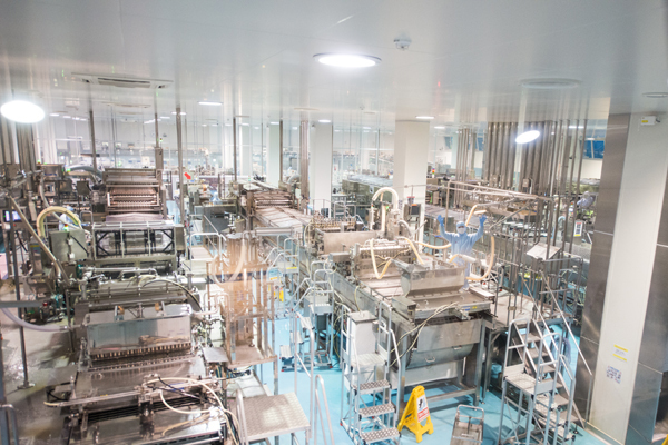 アイスの工場見学が話題！ 「ガリガリ君」が食べ放題?! 家族で楽しめるお出かけスポット