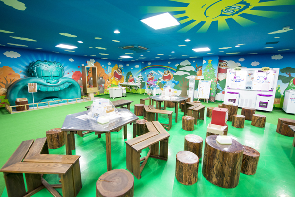 アイスの工場見学が話題！ 「ガリガリ君」が食べ放題?! 家族で楽しめるお出かけスポット