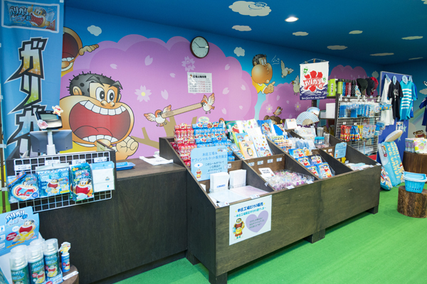 アイスの工場見学が話題！ 「ガリガリ君」が食べ放題?! 家族で楽しめるお出かけスポット