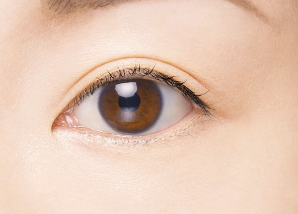 目の下のクマさん、さようなら。寝不足の疲れ顔をなかったことにする救世色って？