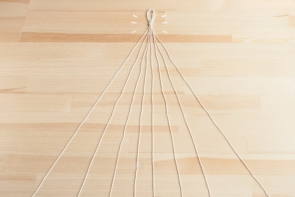 ベビーがいても安心して飾れる！　壁掛けグリーンポット【おうちで季節イベント お手軽アートレシピ Vol.14】