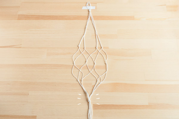 ベビーがいても安心して飾れる！　壁掛けグリーンポット【おうちで季節イベント お手軽アートレシピ Vol.14】