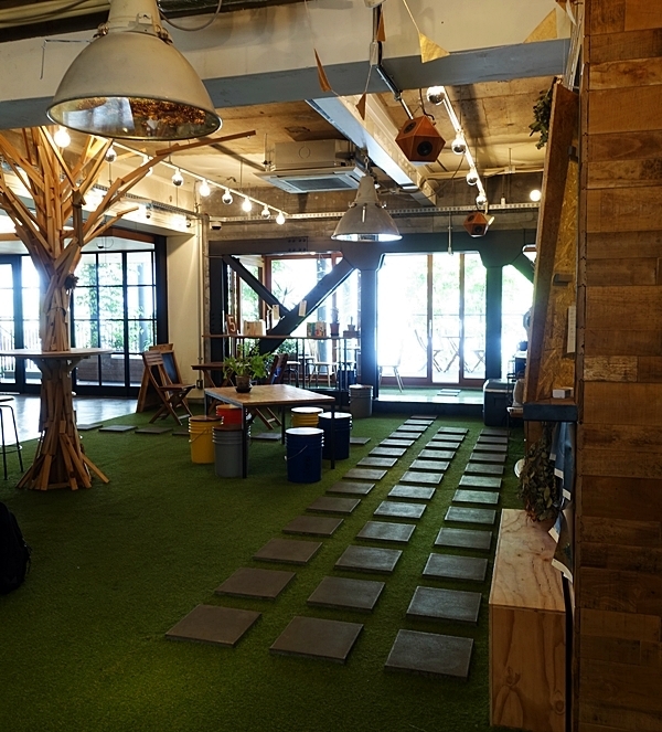 親子で寝転んで本を読もう！　ピクニック気分が味わえるカフェ  #代官山  #Bird #おしゃれカフェ Vol.37