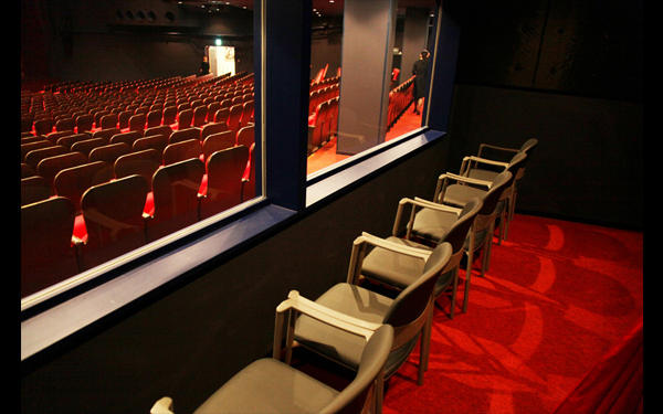 劇団四季は子供が泣いても大丈夫！ 何歳からでも楽しめる工夫【ハロー！裏方さん～子どもの笑顔をつくる達人たち～ Vol.7】