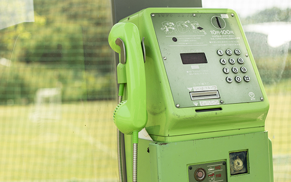 親がいないとき、電話が鳴った。どうする？　電話の受け方、かけ方