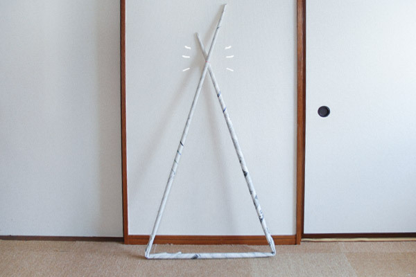 新聞紙でテントをつくる！ 雨の日は親子でおもちゃを作って楽しもう！【おうちで季節イベント お手軽アートレシピ Vol.16】