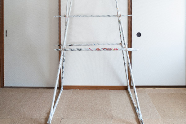 新聞紙でテントをつくる！ 雨の日は親子でおもちゃを作って楽しもう！【おうちで季節イベント お手軽アートレシピ Vol.16】