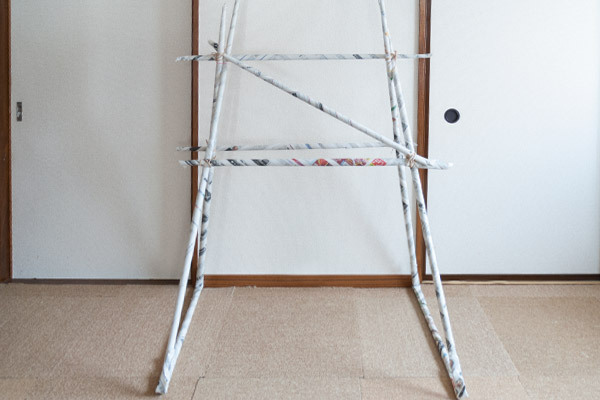 新聞紙でテントをつくる！ 雨の日は親子でおもちゃを作って楽しもう！【おうちで季節イベント お手軽アートレシピ Vol.16】