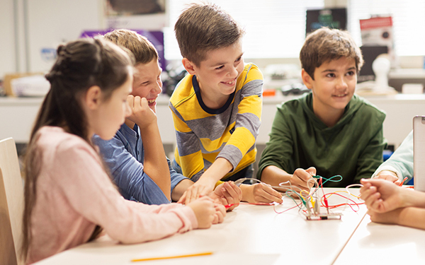 10年後を生き抜くために、大人がしなければいけない「教育」とは？【『みんなの学校』流「生き抜く力」の育て方 第1回】