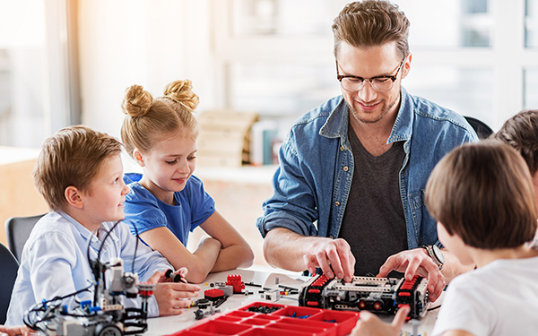 不登校で苦しむ子。「過保護」と「教育」の線引はどこにあるのか？【『みんなの学校』流「生き抜く力」の育て方 第2回】