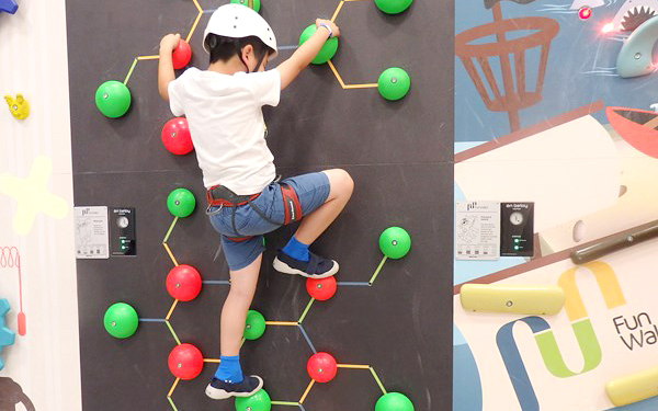 「トンデミ」スペースアスレチックで大人も子供も思いっきり遊ぼう！