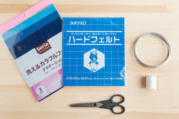 300円で作れちゃう！　夏のインテリアにもなるお魚モビール【おうちで季節イベント お手軽アートレシピ Vol.18】