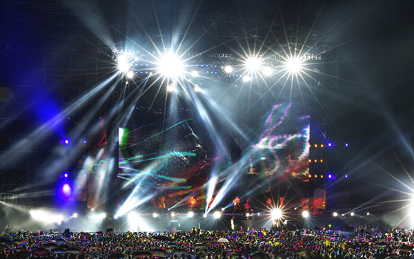 『愛のかたまり』だらけ20年史！ SMAP遺伝子を継ぐ唯一の弟キンキ