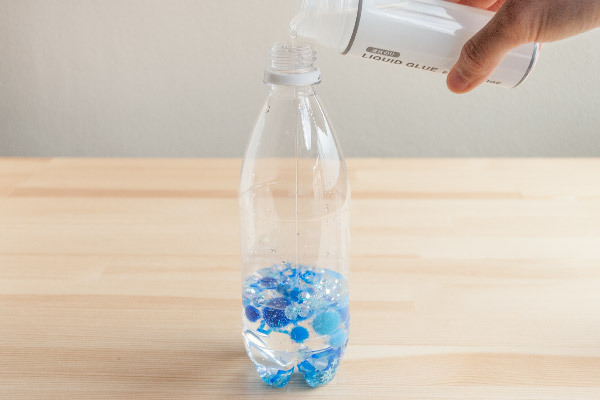 ペットボトルのおもちゃ！ 簡単手作りキラキラドームの作り方【おうちで季節イベント お手軽アートレシピ Vol.19】