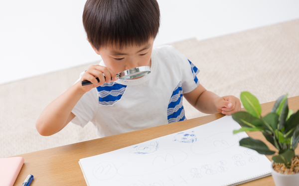 夏休みの自由研究！　親がアレコレ手を出しすぎるとあとで後悔するってホント？【パパママの本音調査】  Vol.132