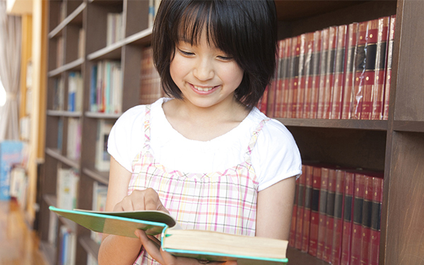 ブックハウスカフェがおすすめする、食の世界を広げる本