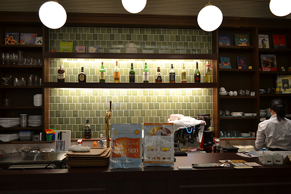 ブックハウスカフェがおすすめする、食の世界を広げる本