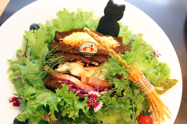 『メアリと魔女の花』カフェは魔法世界！　インスタ映えスイーツがカワイイ