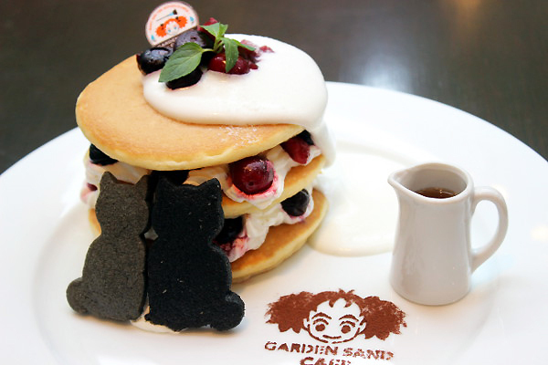 『メアリと魔女の花』カフェは魔法世界！　インスタ映えスイーツがカワイイ