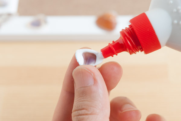 夏の思い出を残そう！　2ステップでできる貝がらフォトフレーム【おうちで季節イベント お手軽アートレシピ Vol.20】