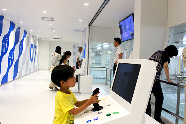 パピコはこうして作られる！　手作りアイス体験も楽しい、グリコの工場見学「グリコピア CHIBA」へ親子で行ってみた