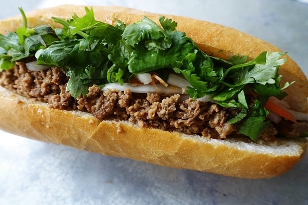  ふわっとサクサク、もりもりパクチー！ ベトナム本場の味が大評判のバインミー専門店  #恵比寿 #EBIS BANHMI BAKERY #おしゃれカフェ Vol.39