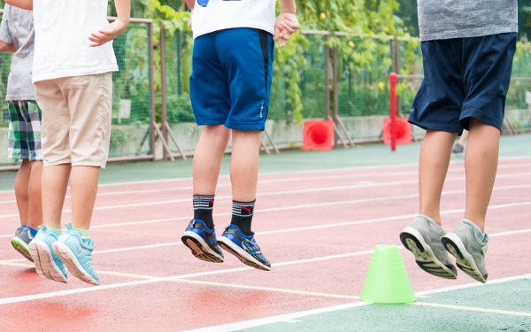 かけっこは「焼き鳥」と「モグラ」が制する!?　運動会目前、走りのプロが教える足が速くなるコツ